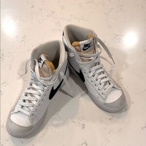 Nike women’s high top